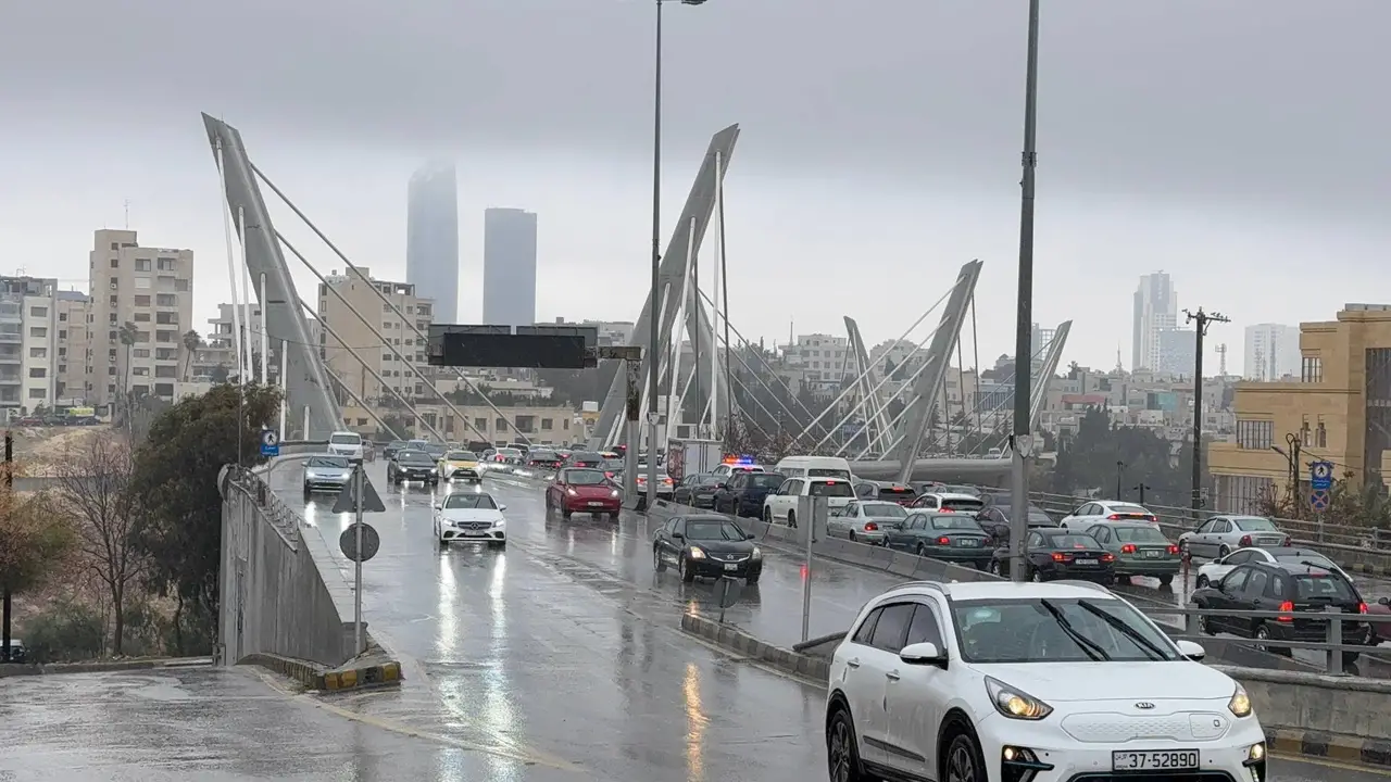 ارتفاع طفيف بالحرارة.. طقس الجمعة يمهد لمنخفض جوي وأمطار مرتقبة مطلع الأسبوع